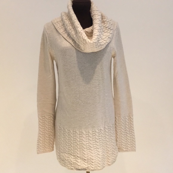 Ellen Tracy Sweaters - Ellen Tracy wool blend sweater size medium
